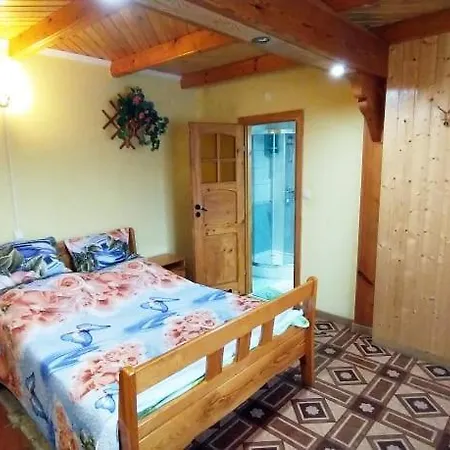 Letni , Ogrzewany, Z Bilardem 山林小屋 鲁恰内尼达